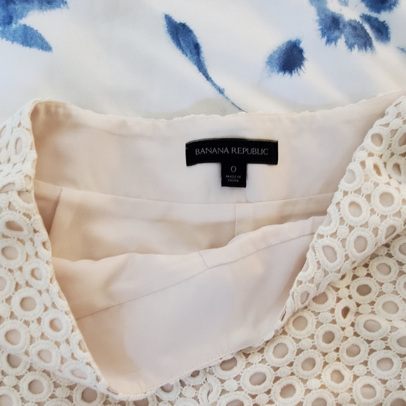 Banana Republic Lace Booty Shorts (Size 0) - Picture 2 of 4